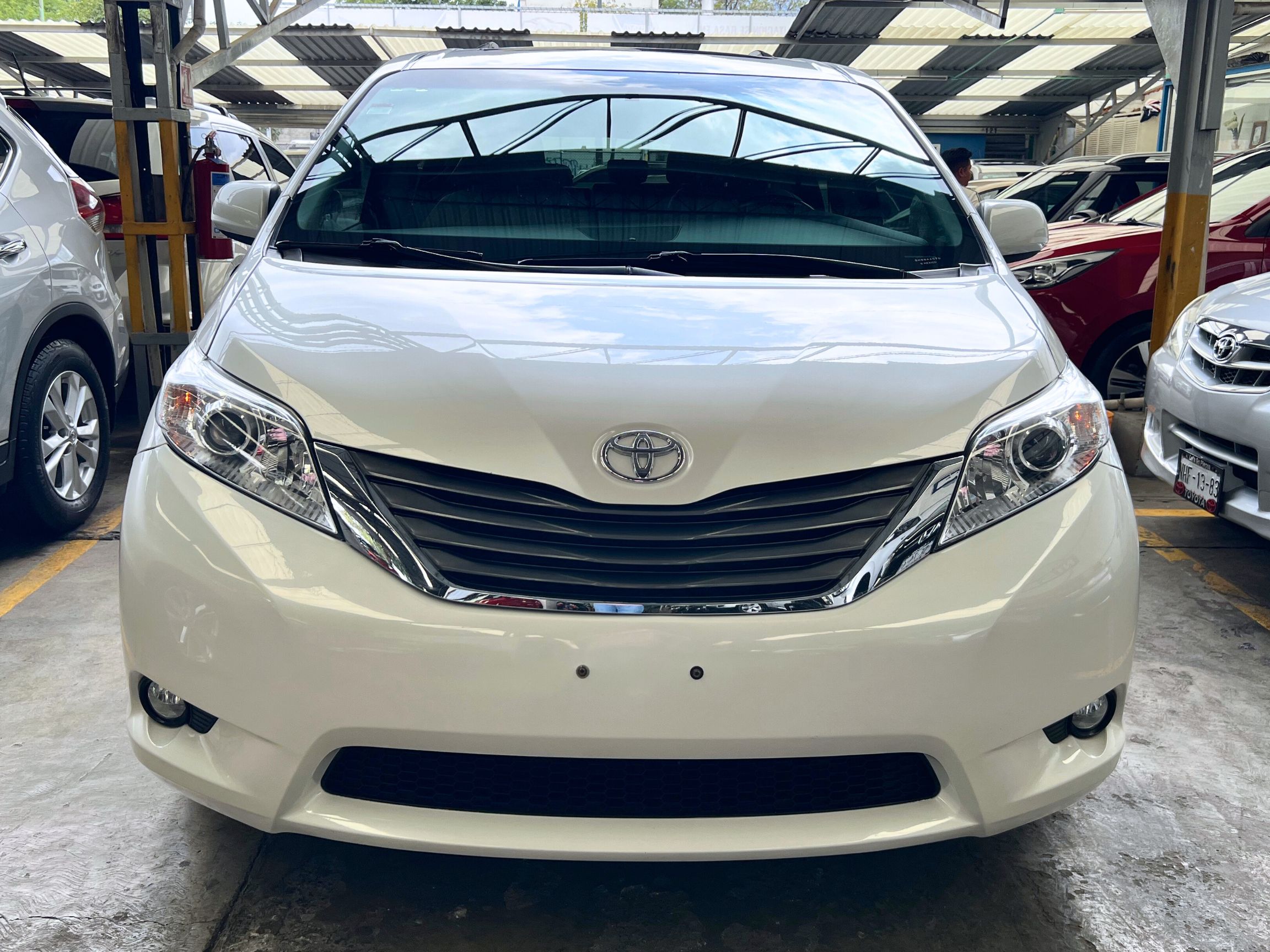 Toyota Sienna XLE 2017
